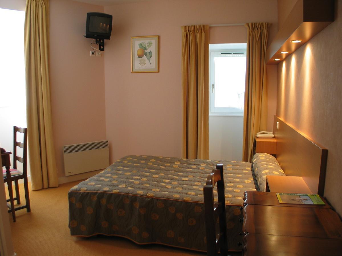 Le Pelican Hotel Rochefort-en-Terre Ngoại thất bức ảnh